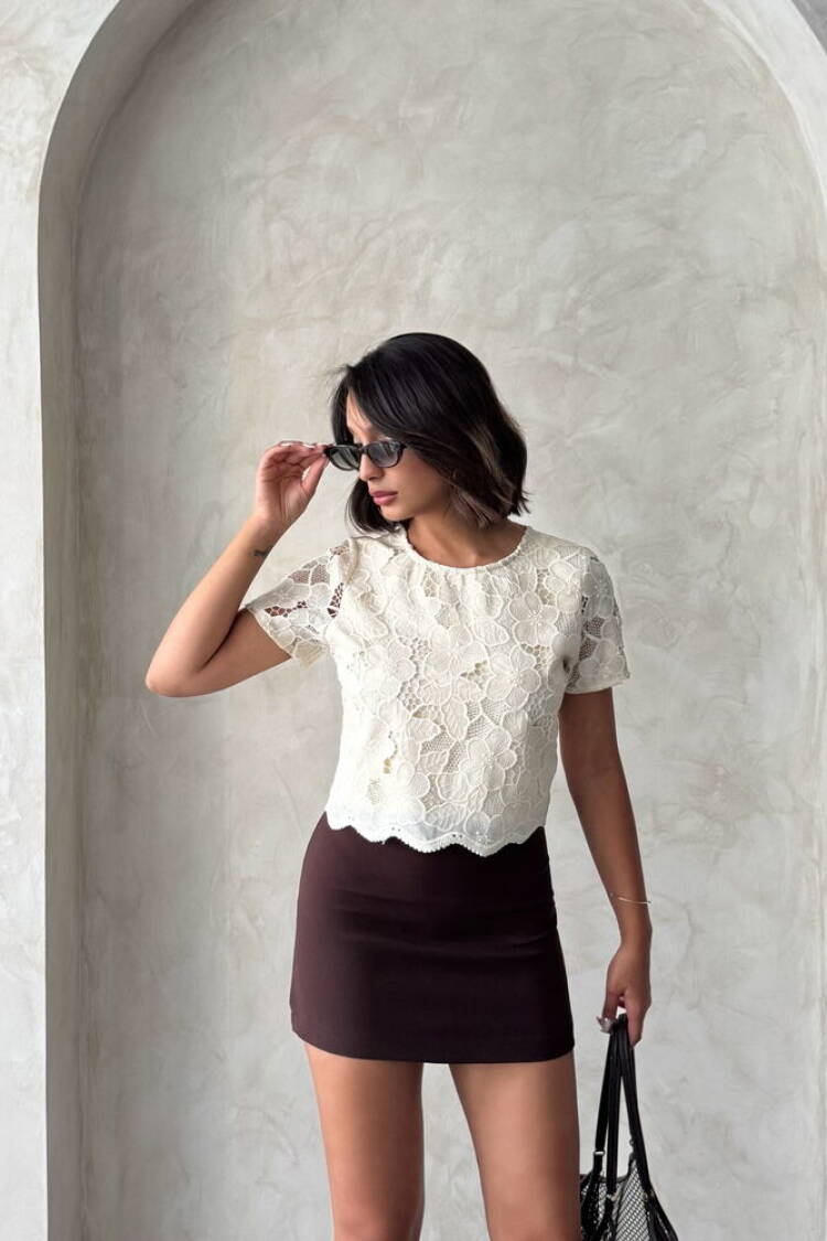 White Elegant Floral Slim Fit Blouse