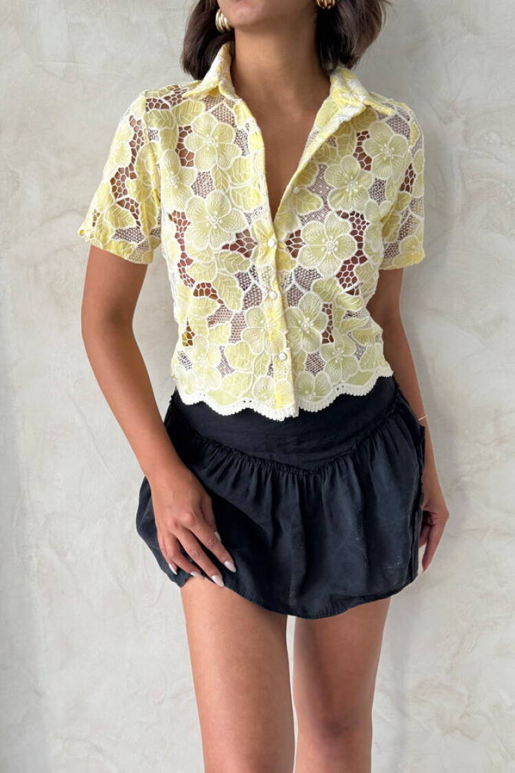 Floral Casual Shirt With Buttoned Closure