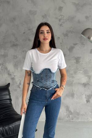 White Casual Slim Fit Crop Tshirt
