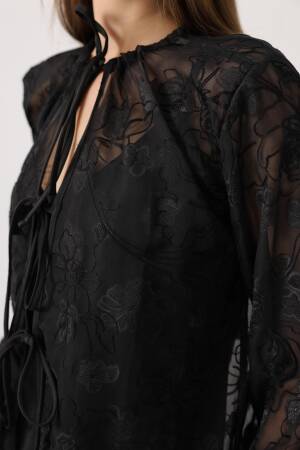 Elegant Formal Tie Closure Shirt