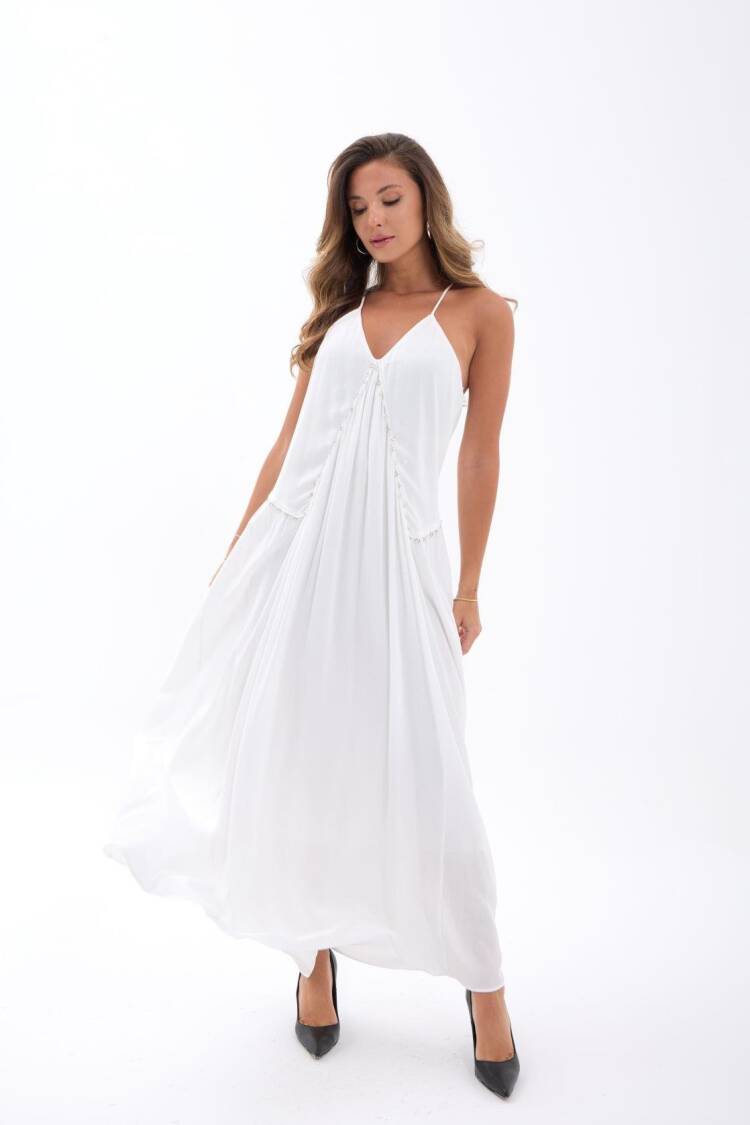 Elegant White Slip Dress With V-Neck And Cap Sleeves