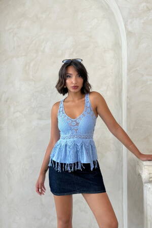 Sleeveless V-Neck Slim Fit Blouse