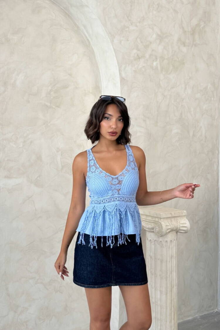 Sleeveless V-Neck Slim Fit Blouse