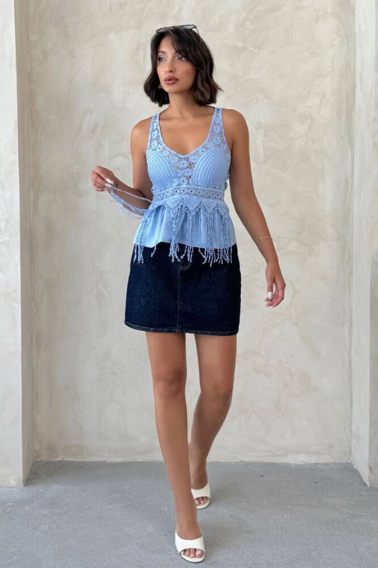 Sleeveless V-Neck Slim Fit Blouse