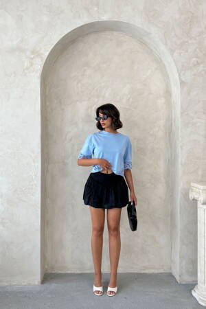 Casual Tshirt With Half Sleeve And Crop Length