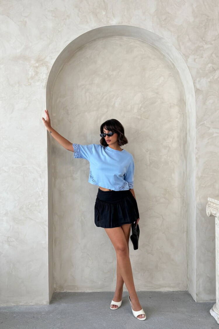 Casual Tshirt With Half Sleeve And Crop Length