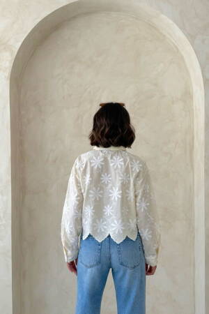 White Floral V-Neck Crop Shirt