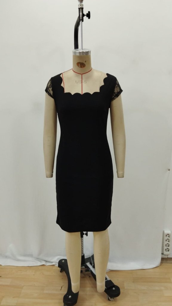 Black Elegant Sheath Dress With Square Neck