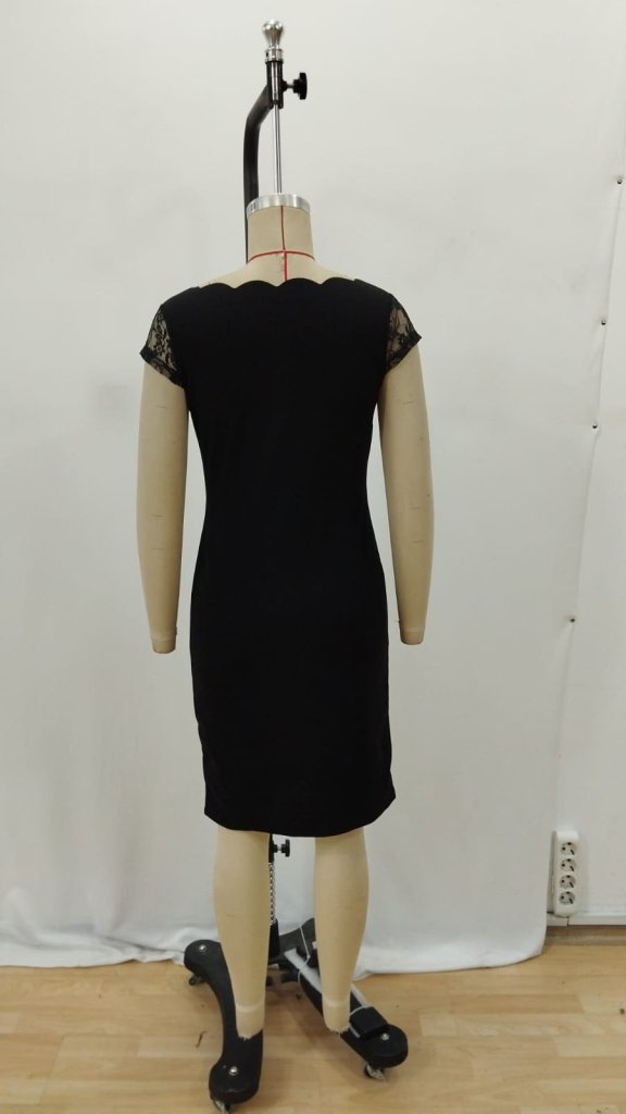 Black Elegant Sheath Dress With Square Neck