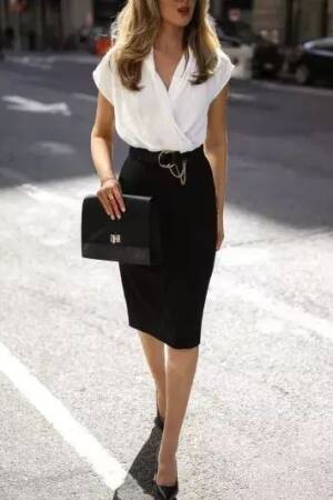 Black Elegant Sheath Dress With V-Neck