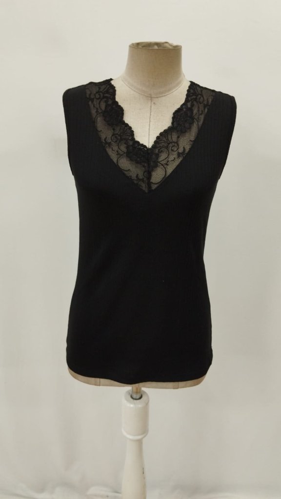 Black Fitted V-Neck Sleeveless Blouse With Cap Sleeve