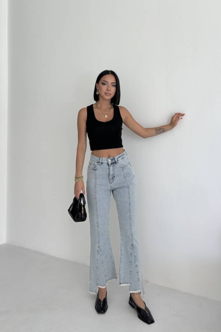 Mom Jeans With Flare Leg And High Waist