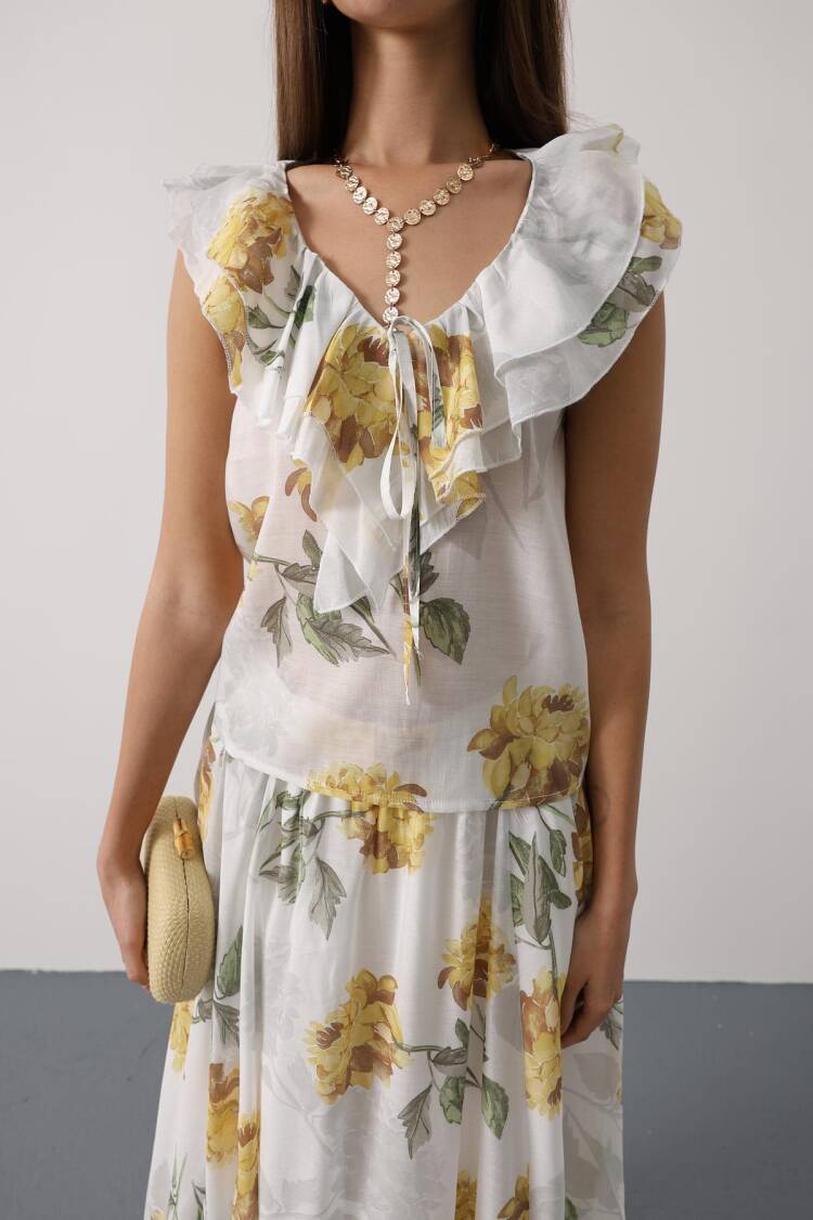 White Floral V-Neck Regular Fit Sleeveless Blouse