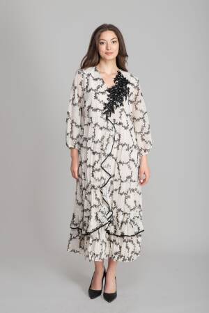 Black Elegant A-Line Dress With V-Neck And 3/4 Sleeves
