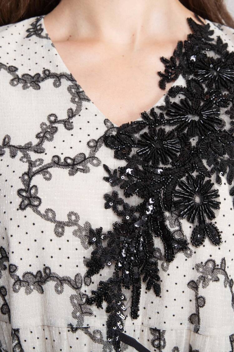 Black Elegant A-Line Dress With V-Neck And 3/4 Sleeves