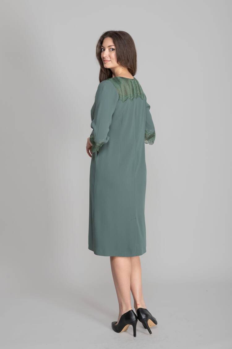 Elegant Green Shift Dress With Bell Sleeves