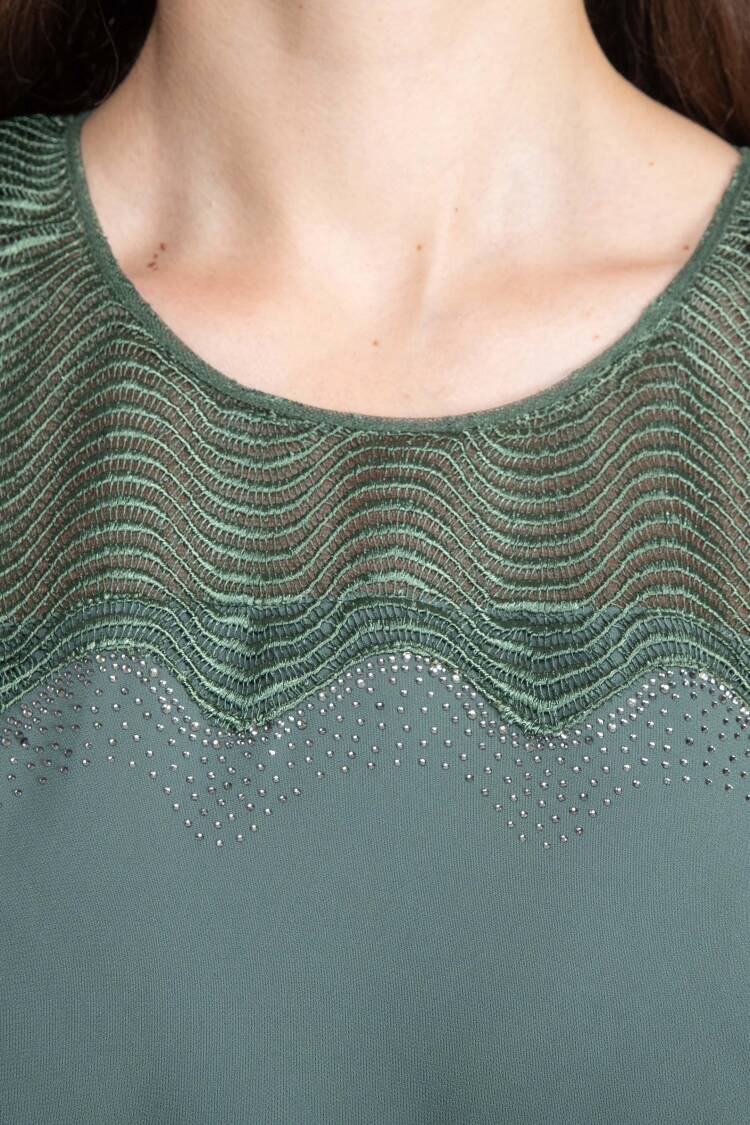 Elegant Green Shift Dress With Bell Sleeves