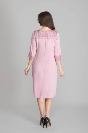 ElegantShift Dress With 3/4 Sleeves