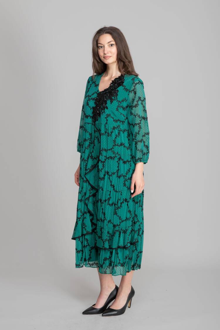 Elegant A-Line Midi Dress With V-Neck And 3/4 Sleeves