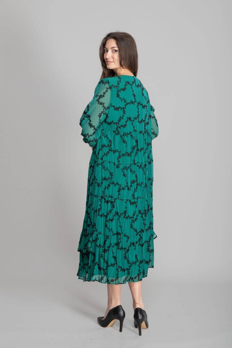 Elegant A-Line Midi Dress With V-Neck And 3/4 Sleeves