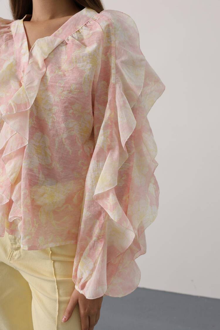 Elegant Shirt With Floral Pattern