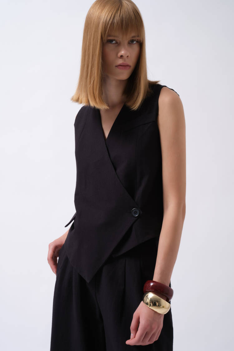 ElegantVest For Work And Formal Occasions