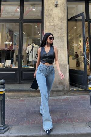 Mom Jeans With Flare Leg And High Waist