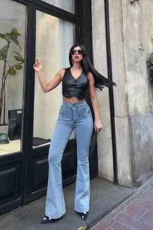 Mom Jeans With Flare Leg And High Waist