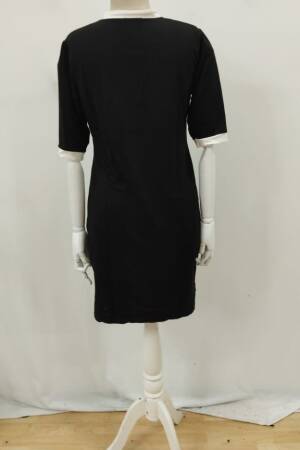 Black Elegant V-Neck Shift Dress