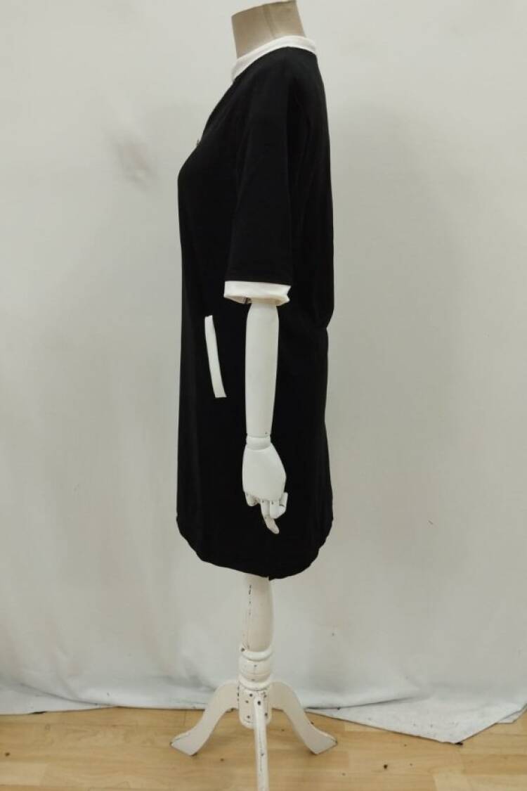 Black Elegant V-Neck Shift Dress