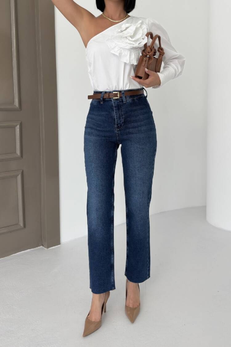 Mom Jeans With High Waist And Straight Leg