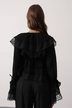 Elegant Crop Blouse With Ruffle Sleeves