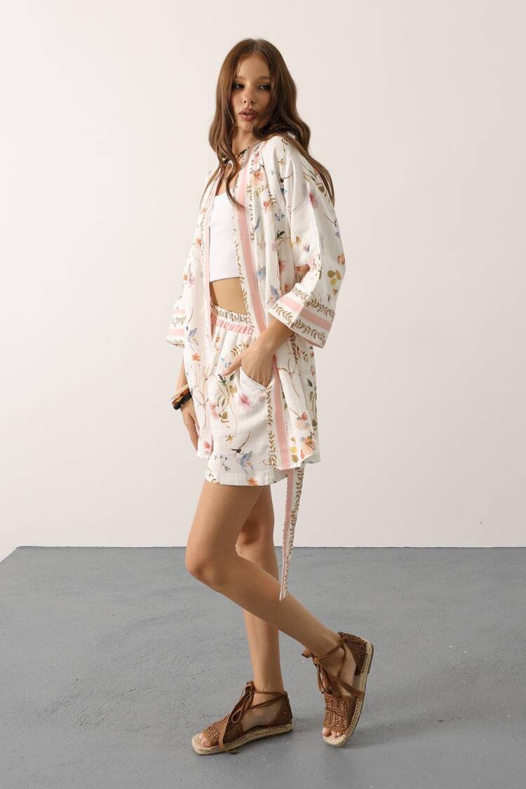 White Kimono With Floral Pattern And Shawl Collar