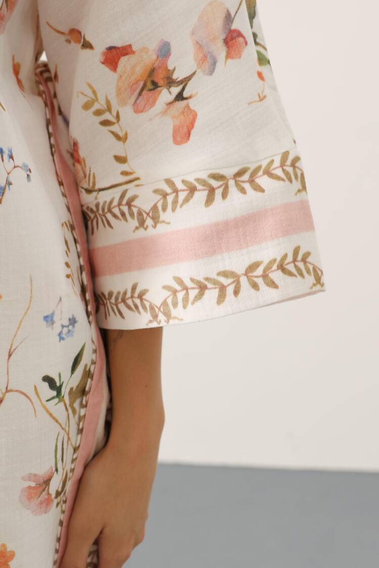 White Kimono With Floral Pattern And Shawl Collar