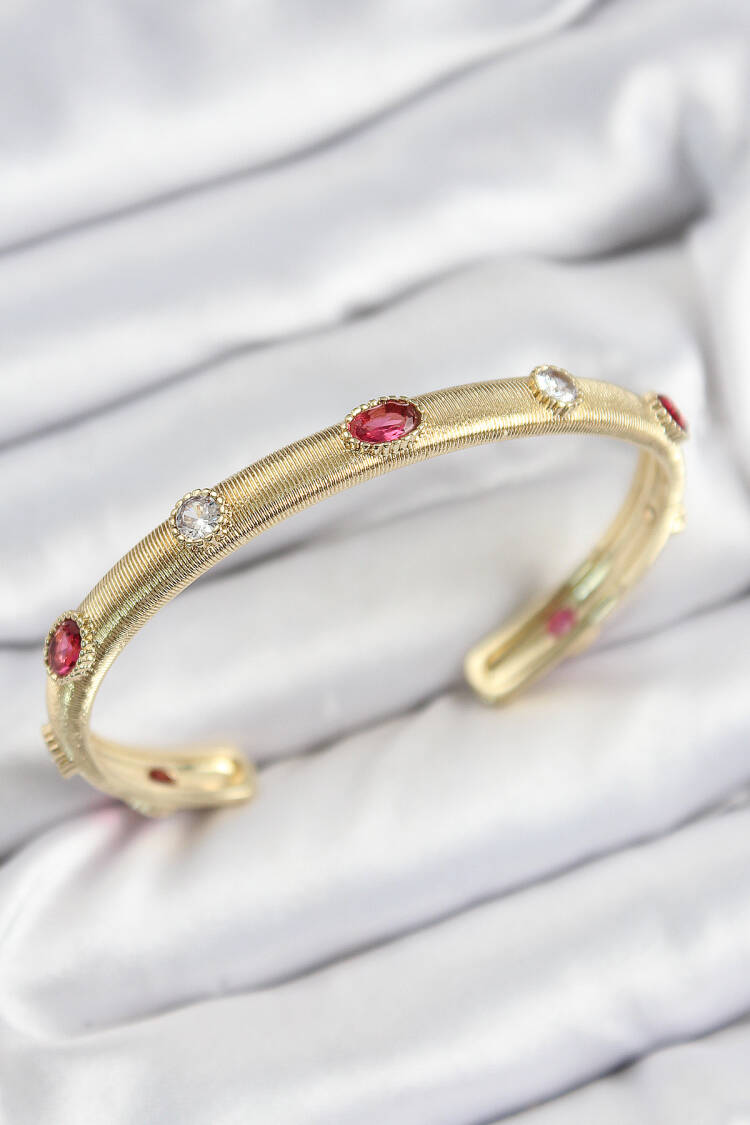 Vintage Model Gold Color Women Clamp With Brass Color Zircon Stone
