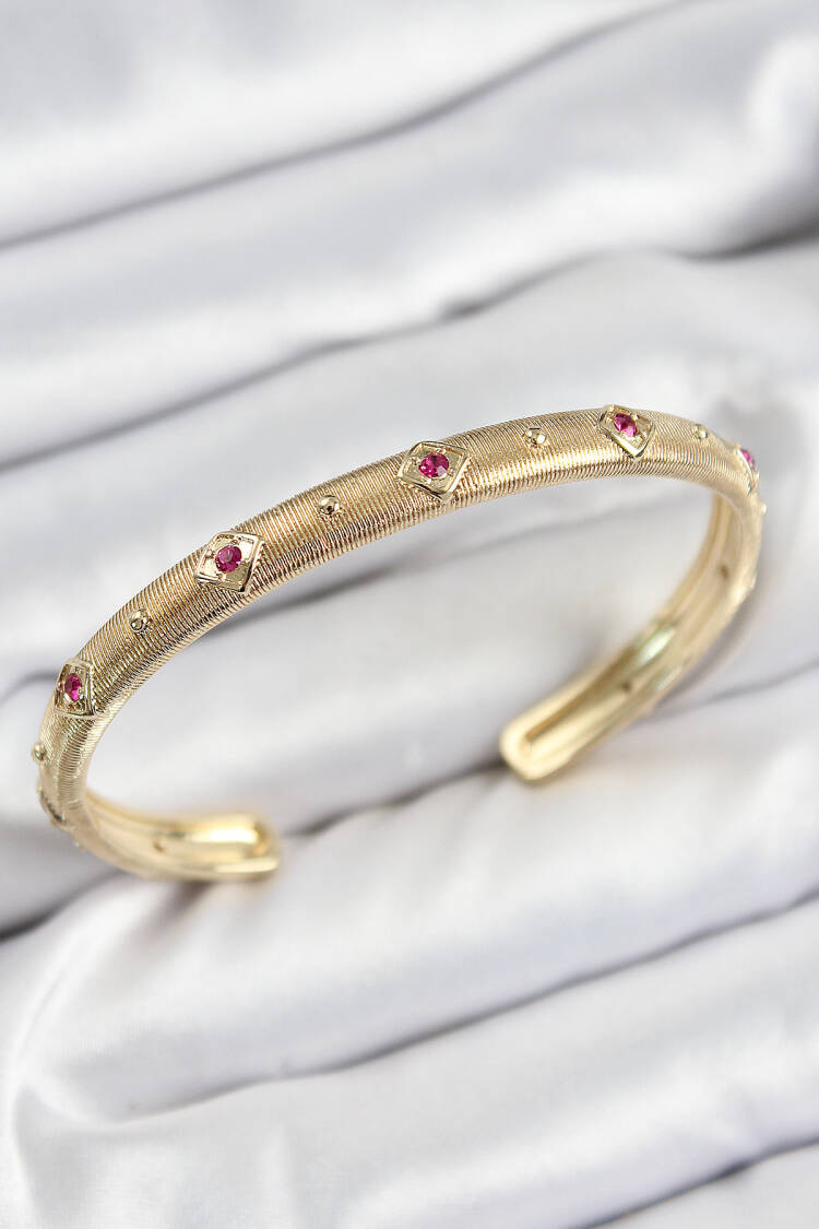 Vintage Model Gold Color Women Clamp With Brass Color Zircon Stone