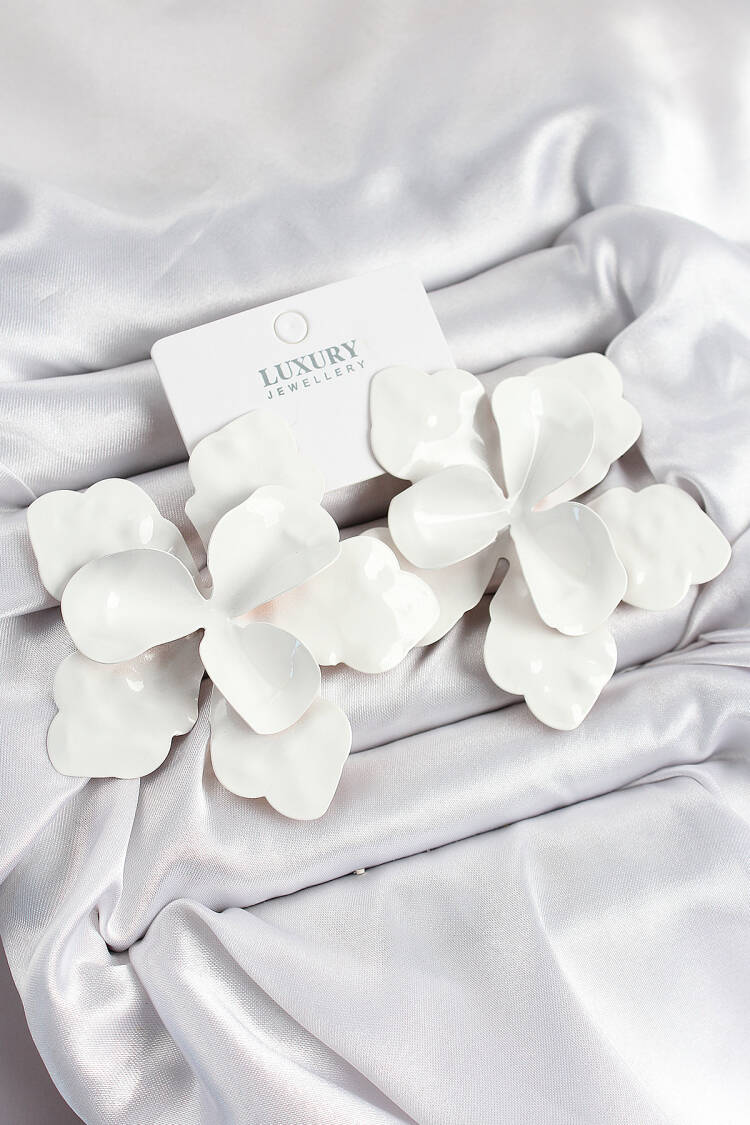 Brass White Flower Pattern Women's Earrings