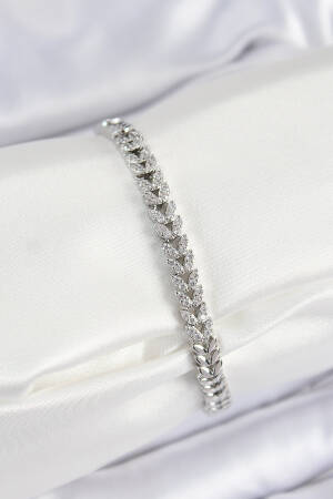 Brass Zircon Stone Inserted Leaf Pattern Silver Color Women's Bracelet