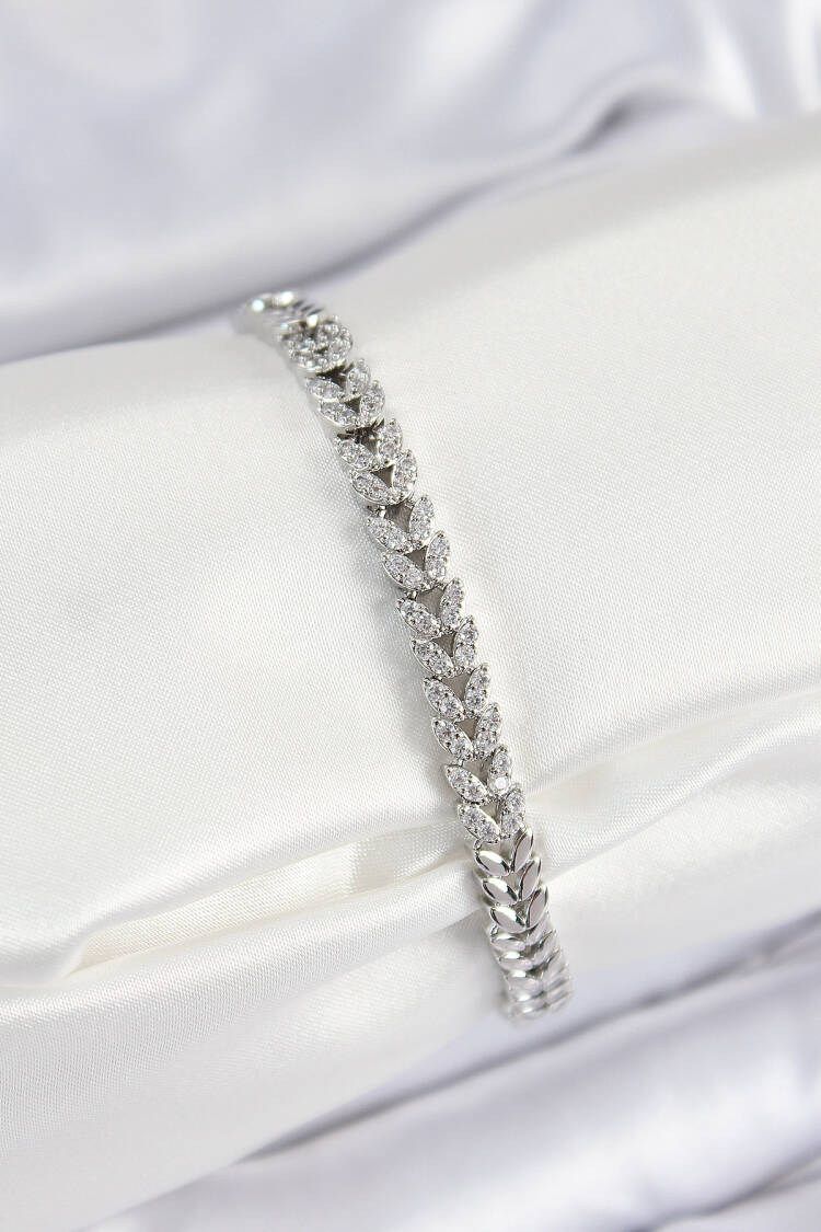 Brass Zircon Stone Inserted Leaf Pattern Silver Color Women's Bracelet