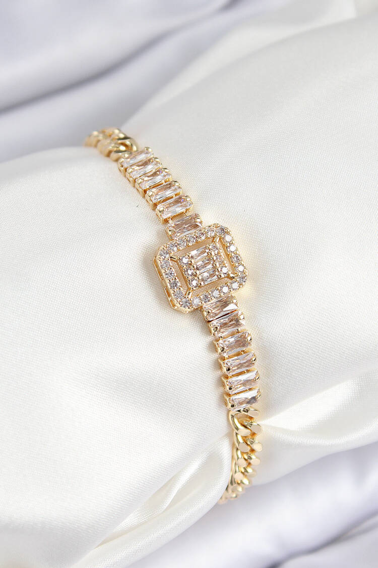 Brass Zircon Stone Waterway Detailed Baguette Model Gold Color Women's Bracelet