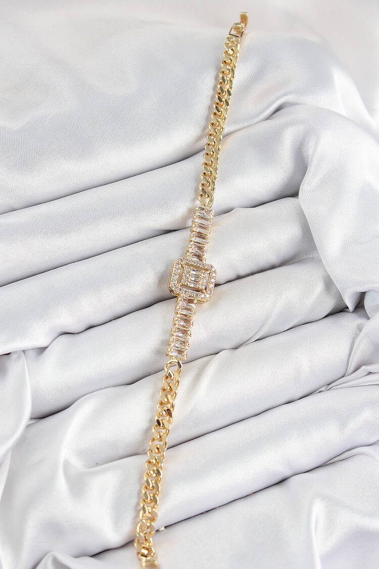 Brass Zircon Stone Waterway Detailed Baguette Model Gold Color Women's Bracelet