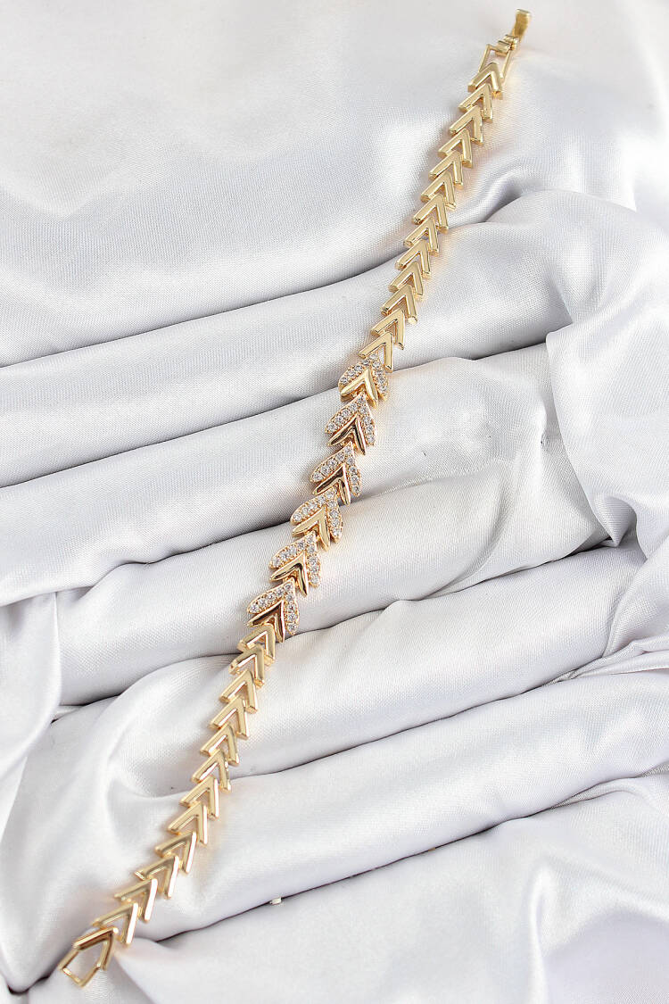Brass Zircon Stone Inline Arrow Pattern Gold Color Women's Bracelet