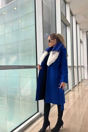 Elegant Single-Breasted Coat With Notched Collar