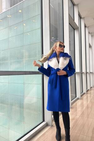 Elegant Single-Breasted Coat With Notched Collar
