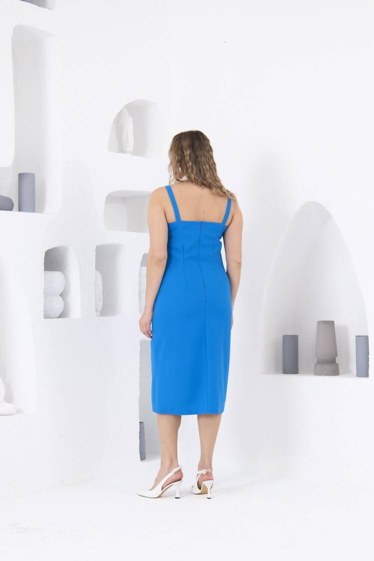 Elegant Sleeveless Sheath Dress