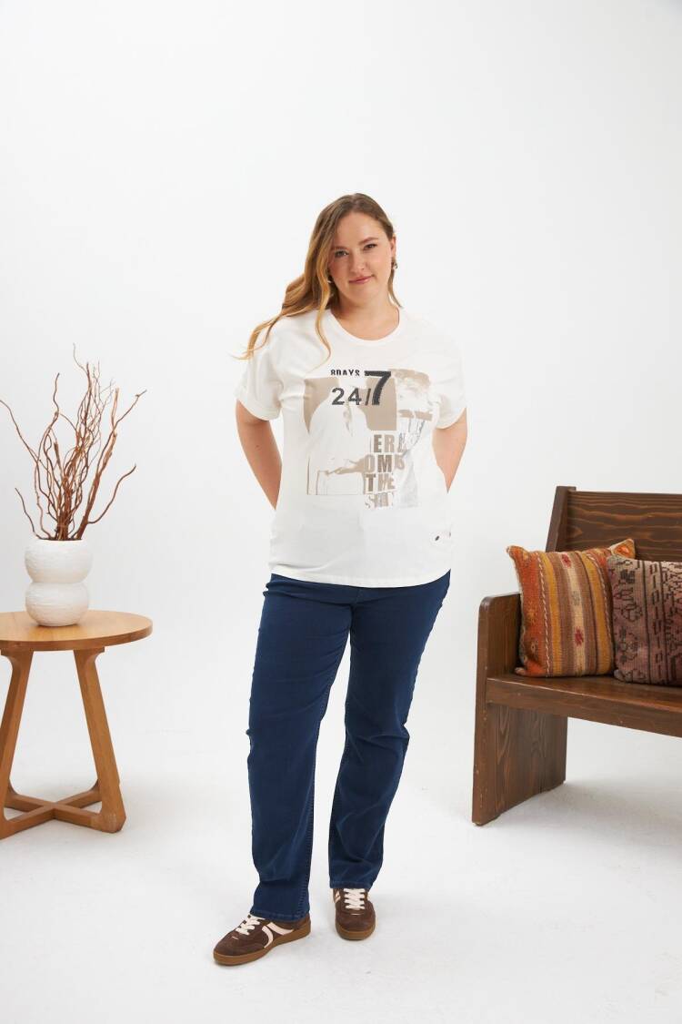 White Casual Tshirt With Letter Print - Plus Size