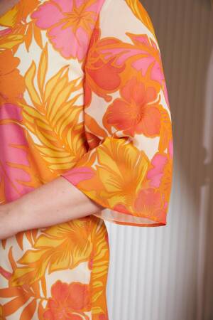 Plus Size Floral Shift Dress With V-Neck