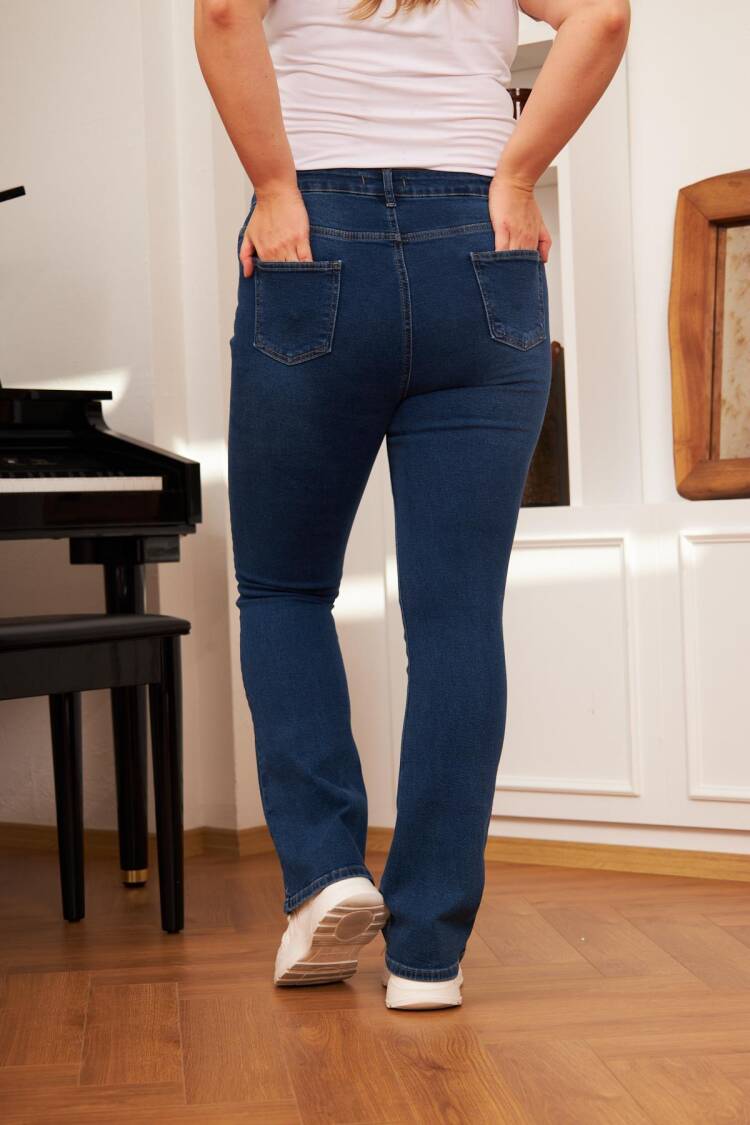 Casual Plus Size Mom Jeans With Flare Leg