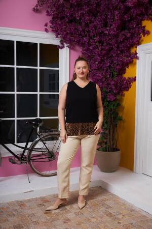 Plus Size Sleeveless V-Neck Blouse