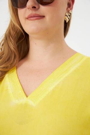 Plus Size Blouse With V-Neck And 3/4 Sleeves